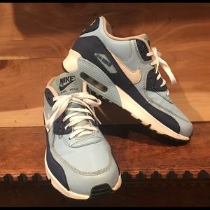 Nike Air Max Size 6Y Awesome color !! 🔥🔥